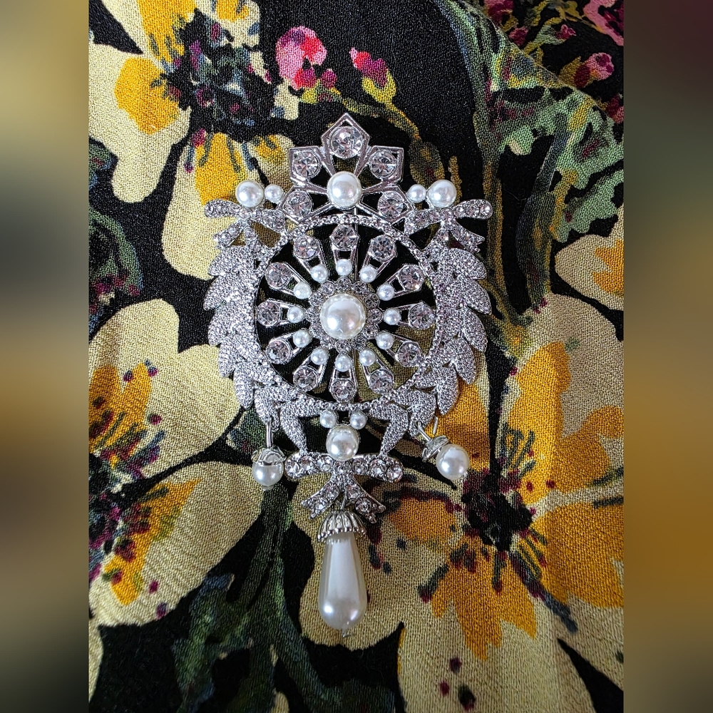 Large Elegant Faux Pearls And‎ White Crystal Silver and Brooch